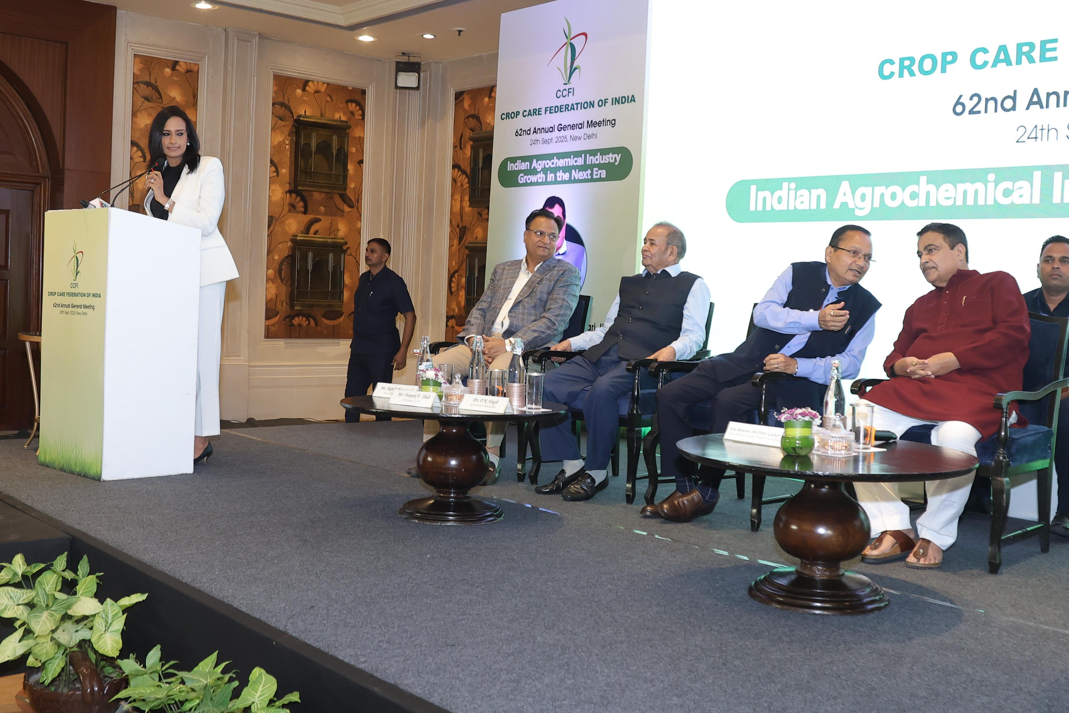 Best Female Emcee in Delhi/Gurgaon India Government Event - AGM for CCFI. Chief guest - Shri Nitin Gadkari, Hon'ble Union Minister of Road Transport and Highways